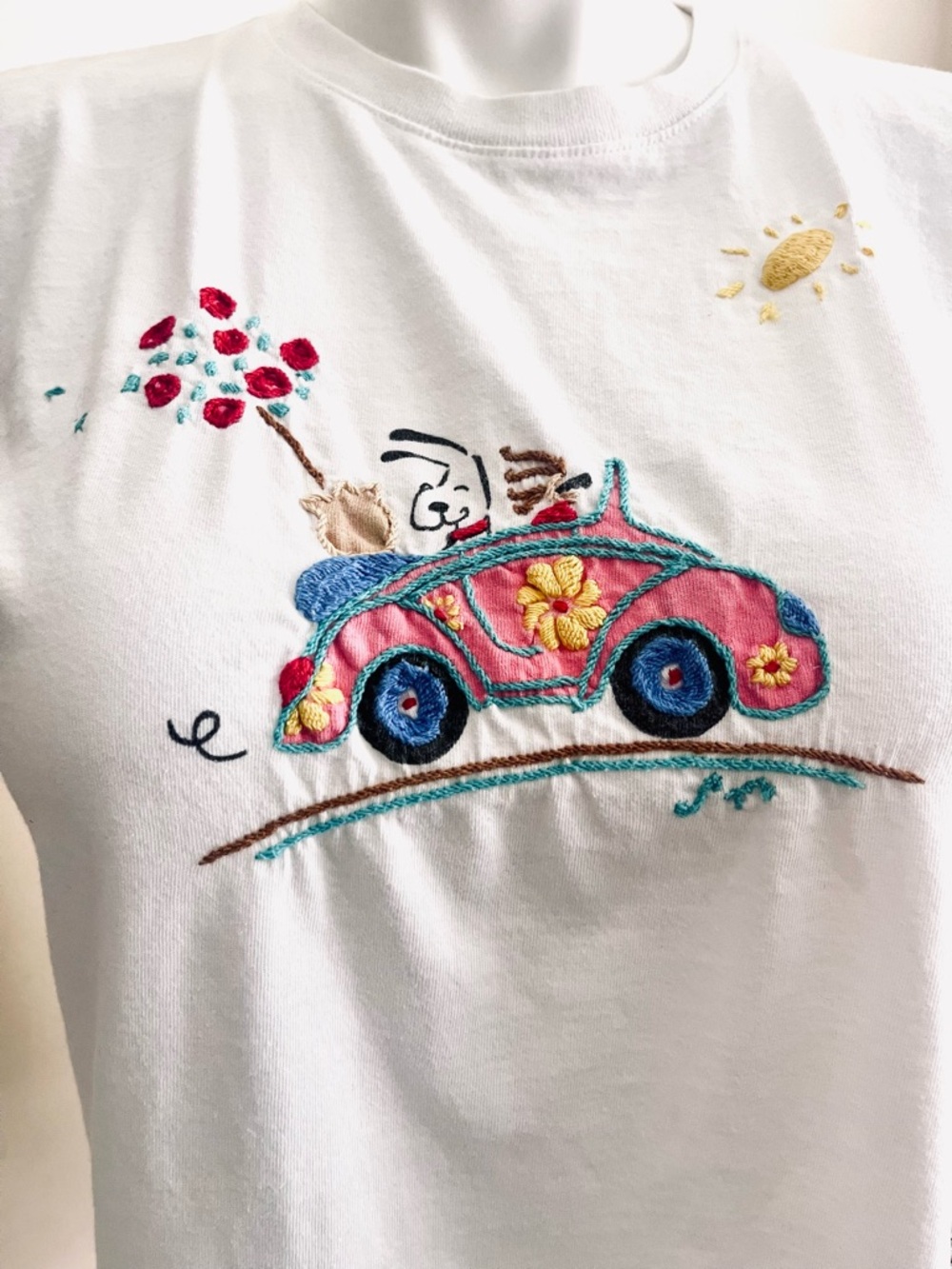 VINTAGE 1997 Swan Magic Tshirt 100% Cotton